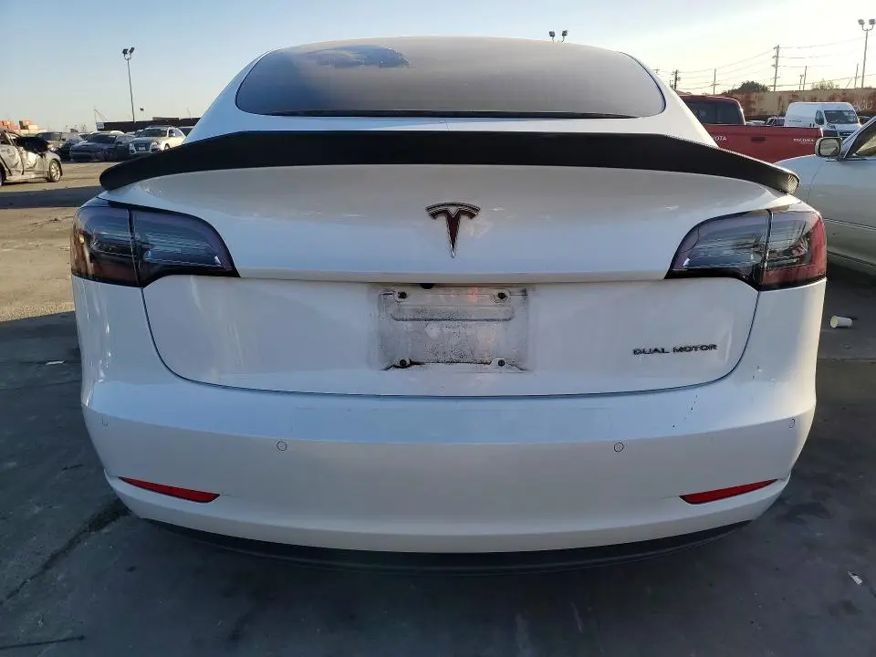 2018 TESLA MODEL 3   