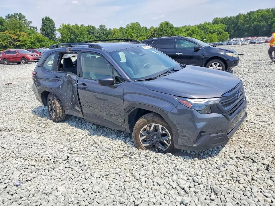 2025 SUBARU FORESTER   