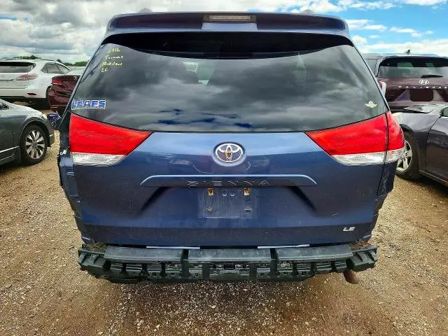 2013 TOYOTA SIENNA LE  