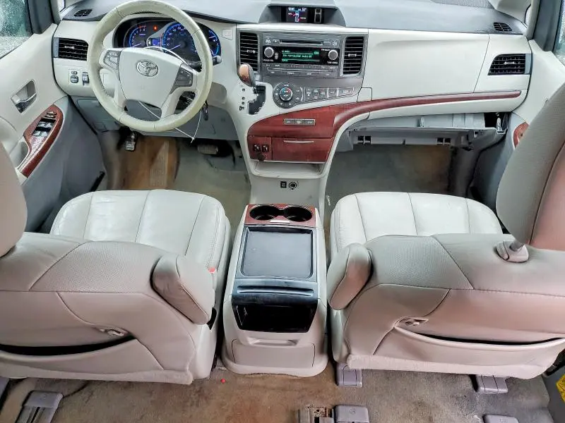 2011 TOYOTA SIENNA XLE 8-PASSENGER  