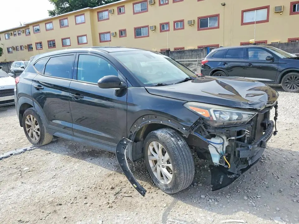 2019 HYUNDAI TUCSON SE  