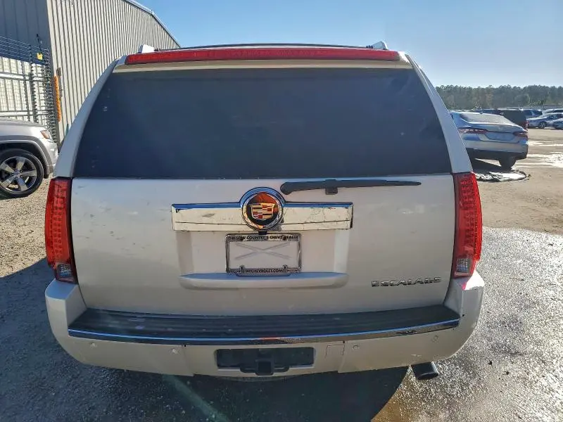 2014 CADILLAC ESCALADE LUXURY  