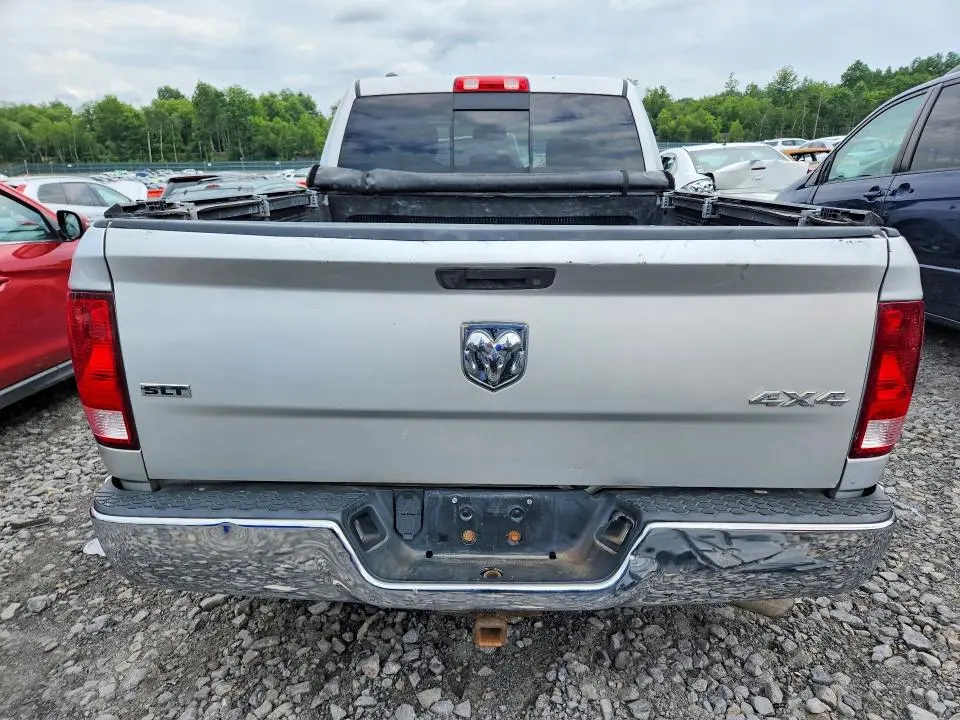 2016 RAM 1500 SLT  