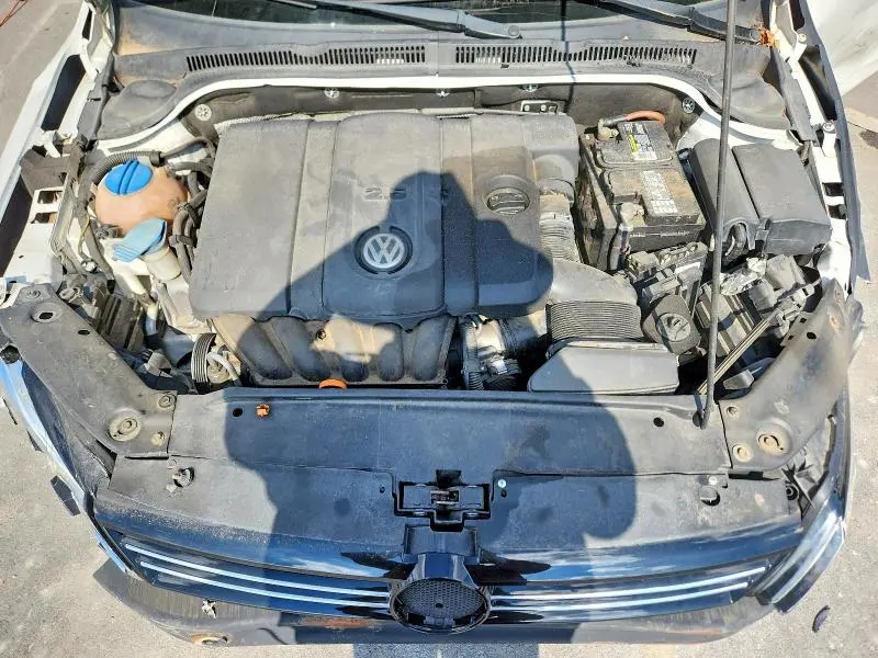 2012 VOLKSWAGEN JETTA SE  