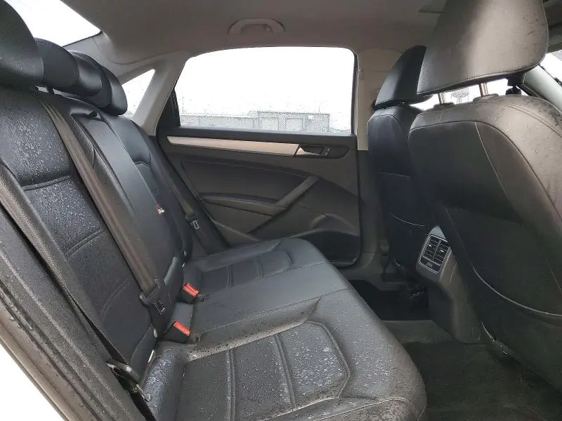 2013 VOLKSWAGEN PASSAT   