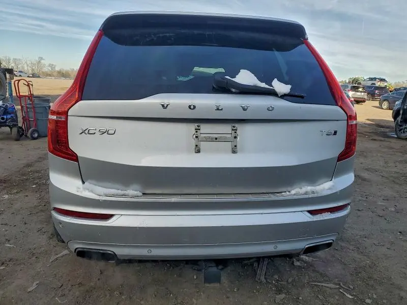 2016 VOLVO XC90 T6  