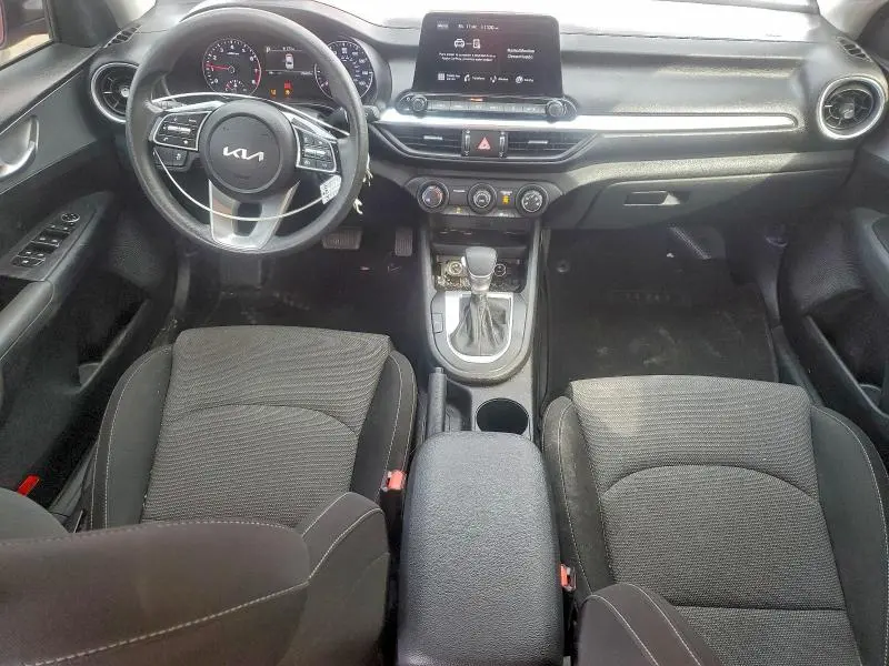 2023 KIA FORTE LX  