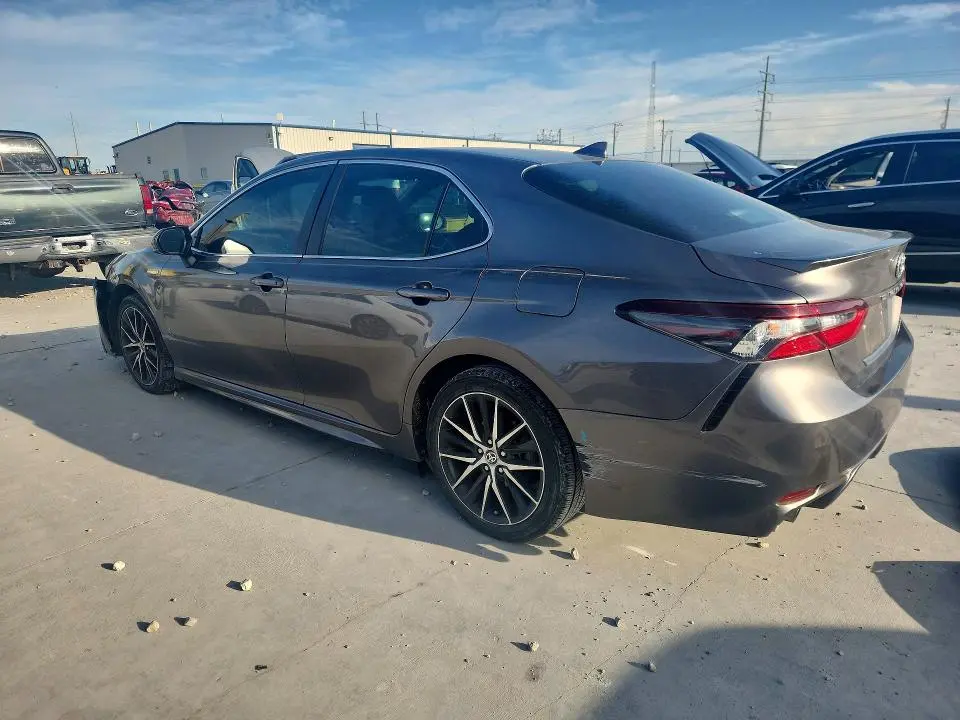2021 TOYOTA CAMRY SE  