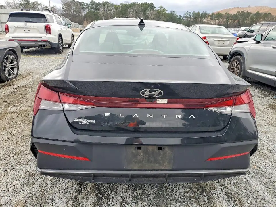 2024 HYUNDAI ELANTRA SEL  