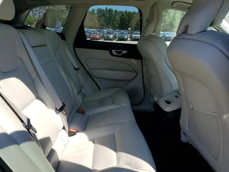 2019 VOLVO XC60 T5  