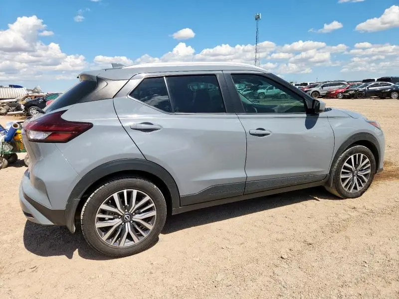 2022 NISSAN KICKS SV  