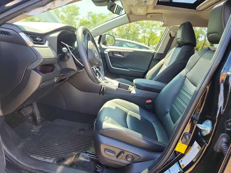 2020 TOYOTA RAV4 LIMITED  