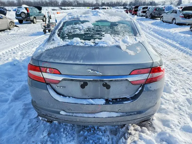 2013 JAGUAR XF   