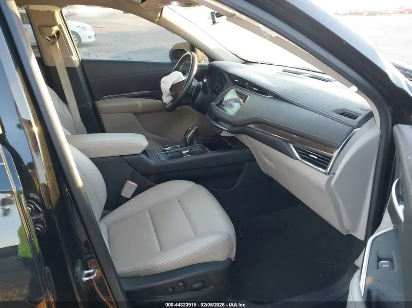 2019 CADILLAC XT4 LUXURY