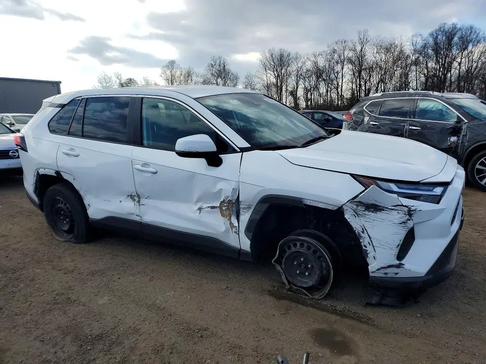 2024 TOYOTA RAV4 LE  