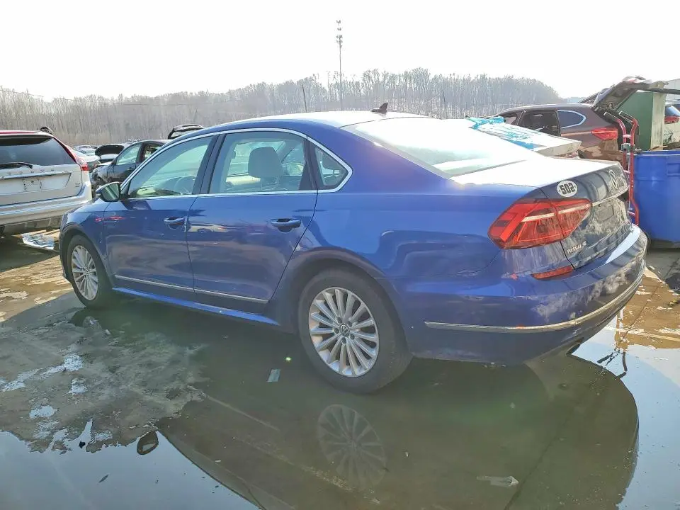 2017 VOLKSWAGEN PASSAT SE  