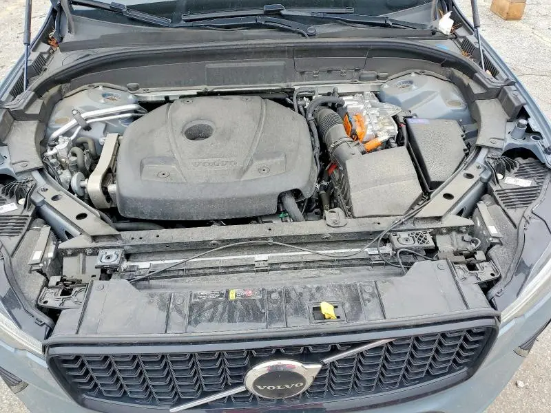 2024 VOLVO XC60 PLUS  