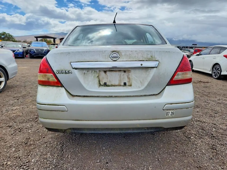 2011 NISSAN VERSA 1.8 S  
