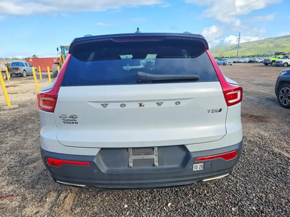 2020 VOLVO XC40 T5 R-DESIGN  