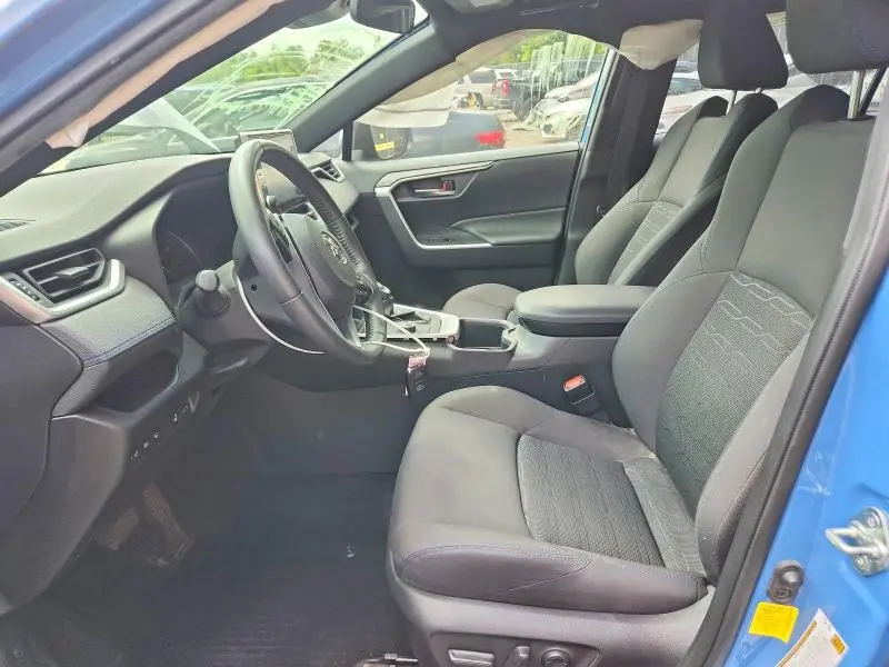 2022 TOYOTA RAV4 SE  