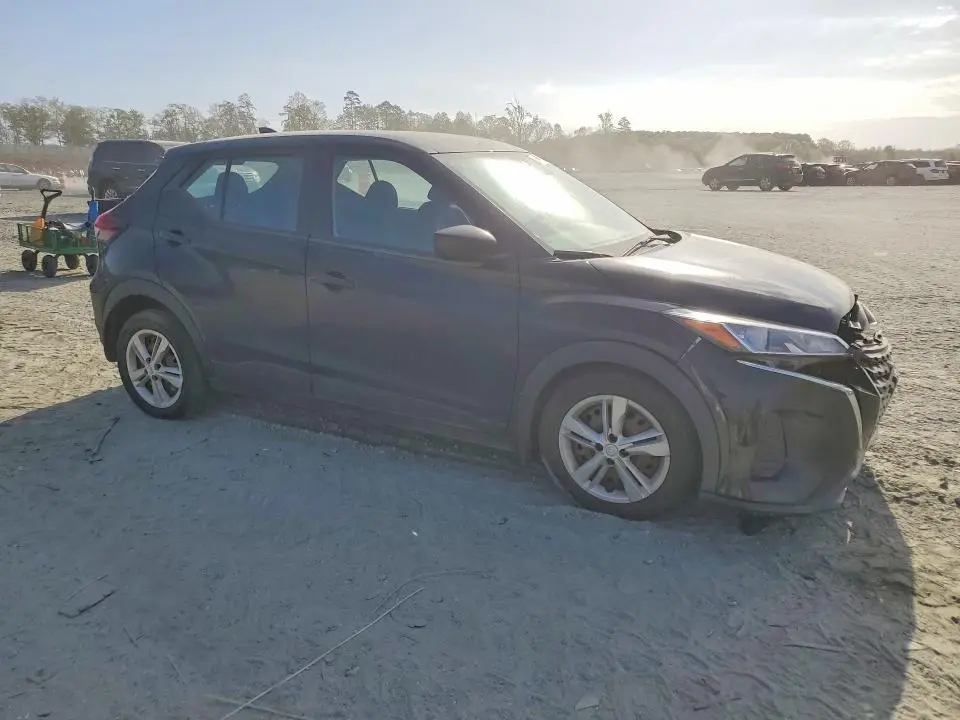 2021 NISSAN KICKS S  