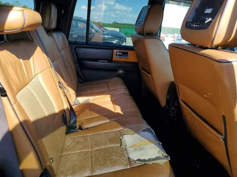 2011 LINCOLN NAVIGATOR   