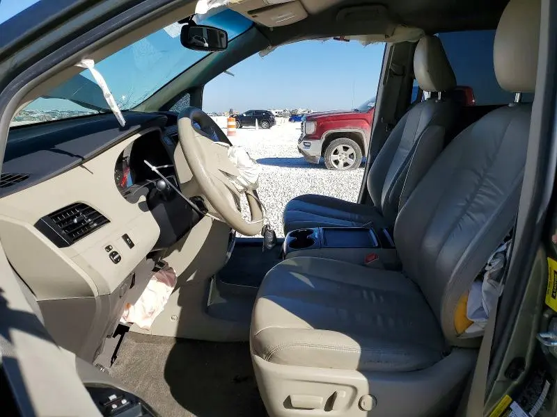 2012 TOYOTA SIENNA LE 8-PASSENGER  