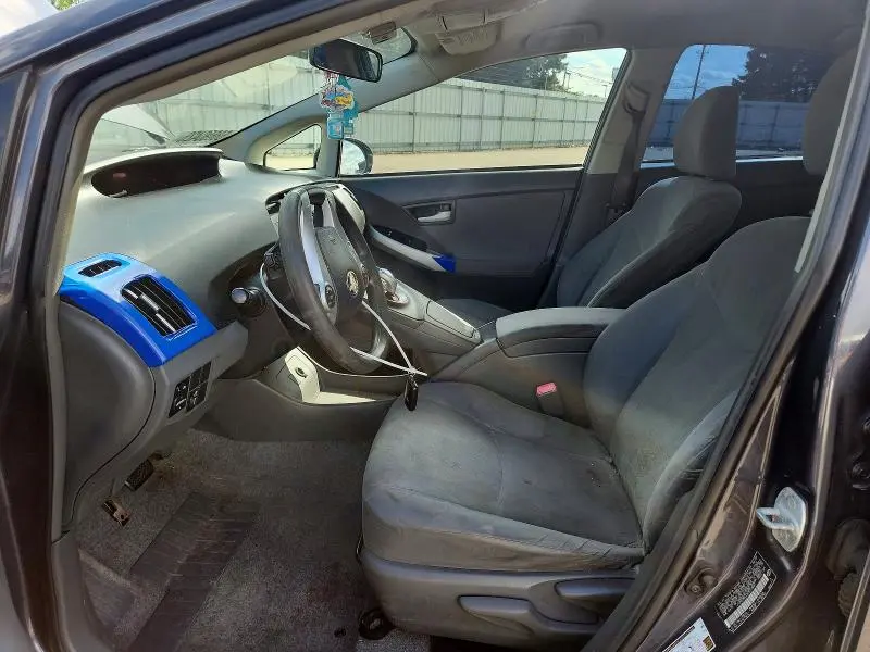 2010 TOYOTA PRIUS III  