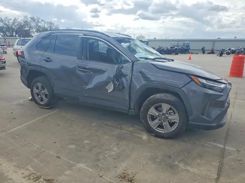 2024 TOYOTA RAV4 XLE  