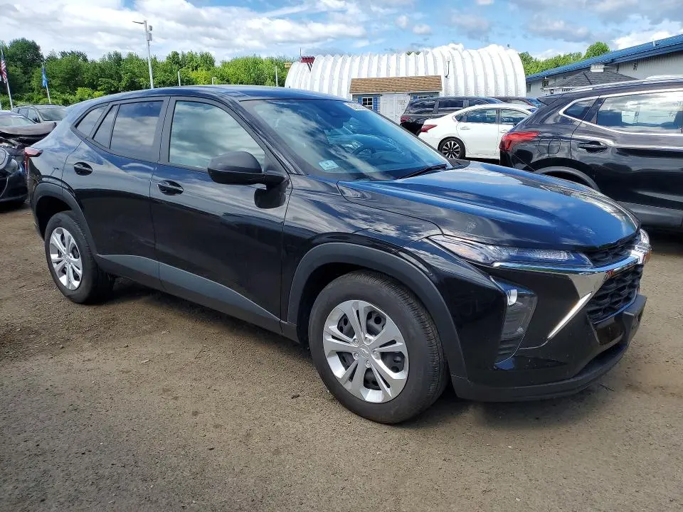 2025 CHEVROLET TRAX LS  