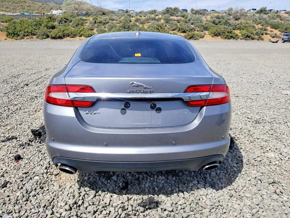 2015 JAGUAR XF 2.0T PREMIUM  