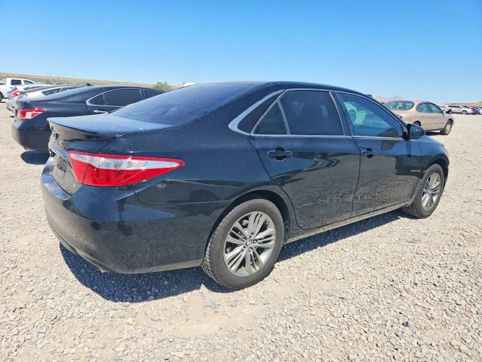 2017 TOYOTA CAMRY SE  