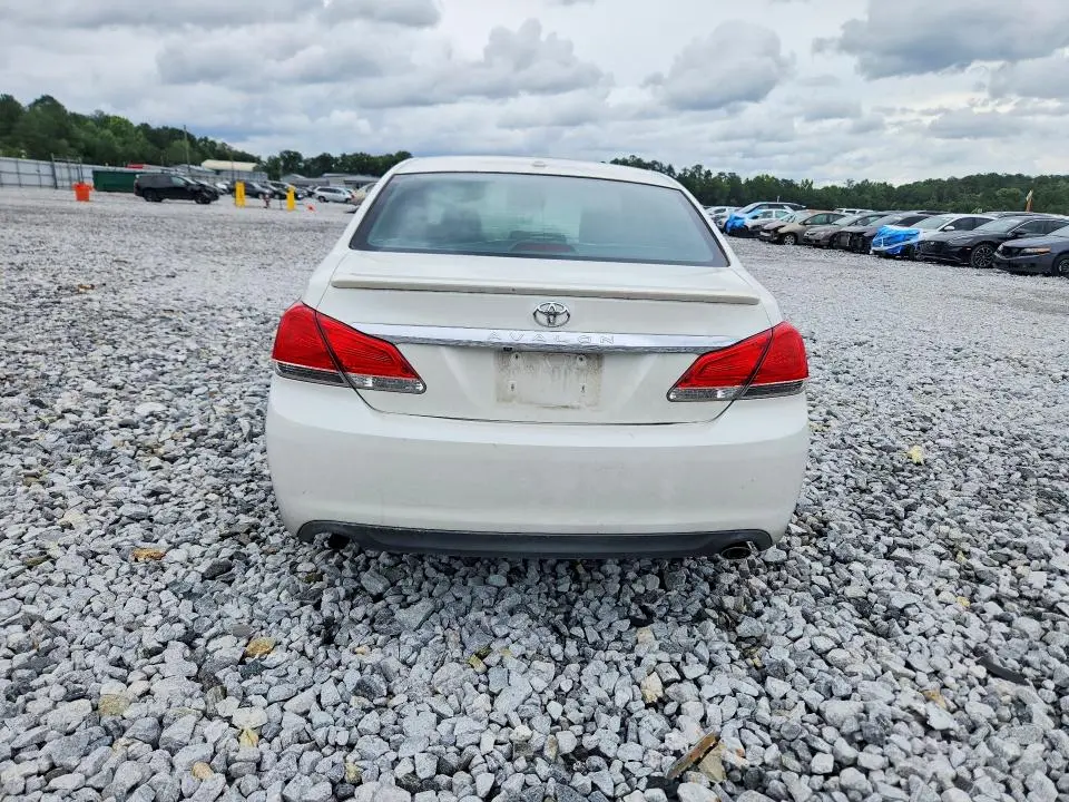 2011 TOYOTA AVALON LIMITED  