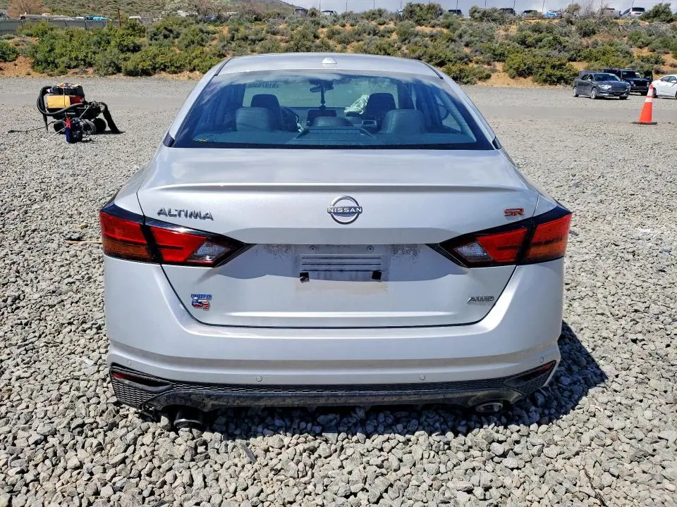 2024 NISSAN ALTIMA SR  