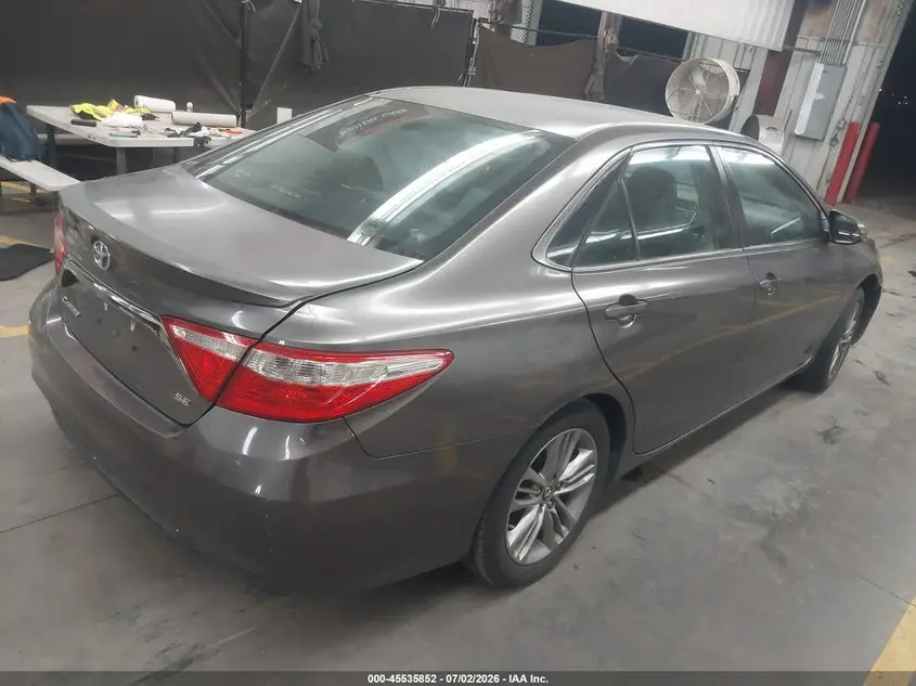 2015 TOYOTA CAMRY SE