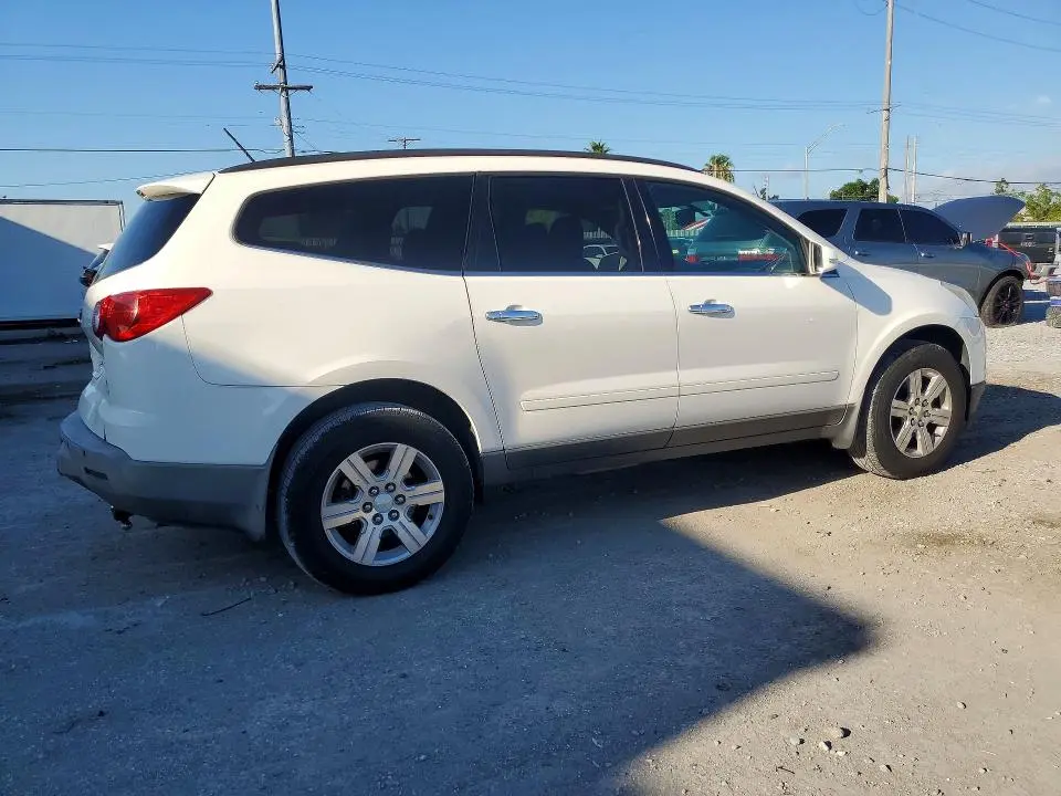 2010 CHEVROLET TRAVERSE LT  