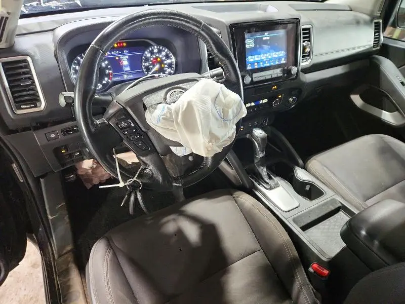 2023 NISSAN FRONTIER SV  