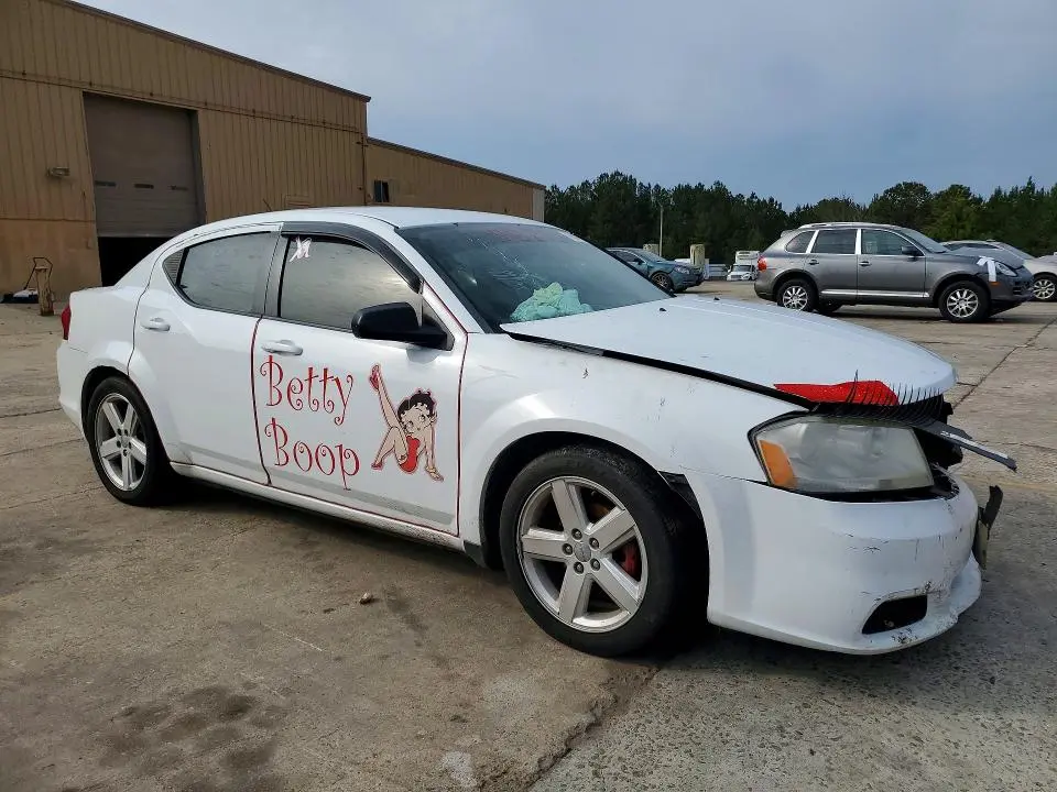 2013 DODGE AVENGER SE  