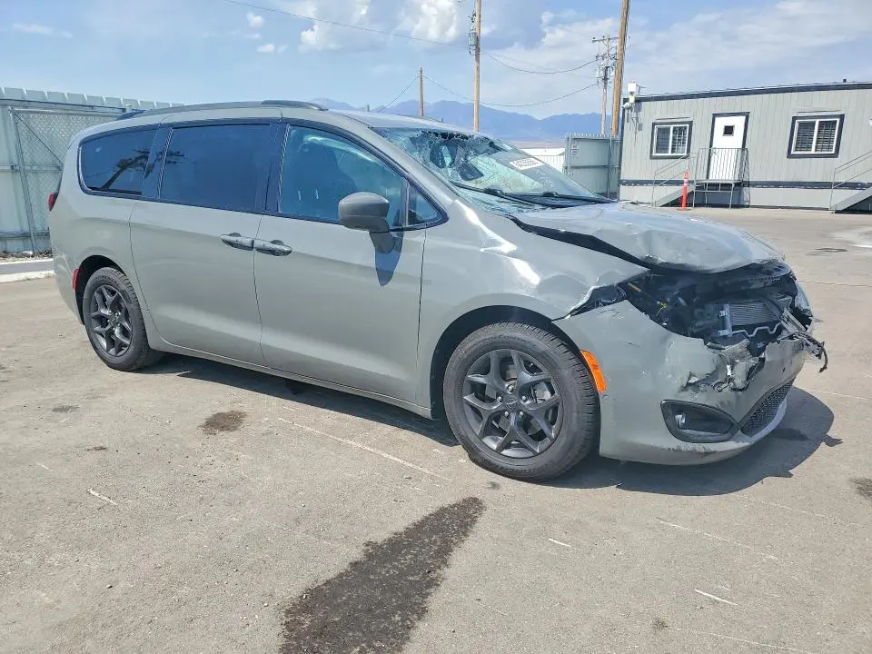 2020 CHRYSLER PACIFICA TOURING L PLUS  