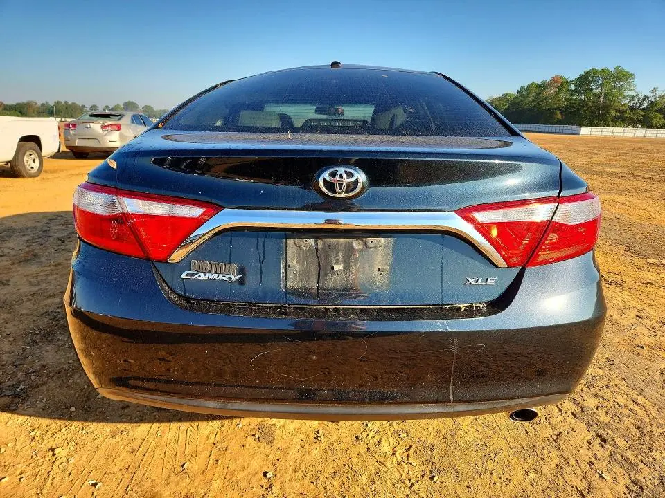 2015 TOYOTA CAMRY XLE  