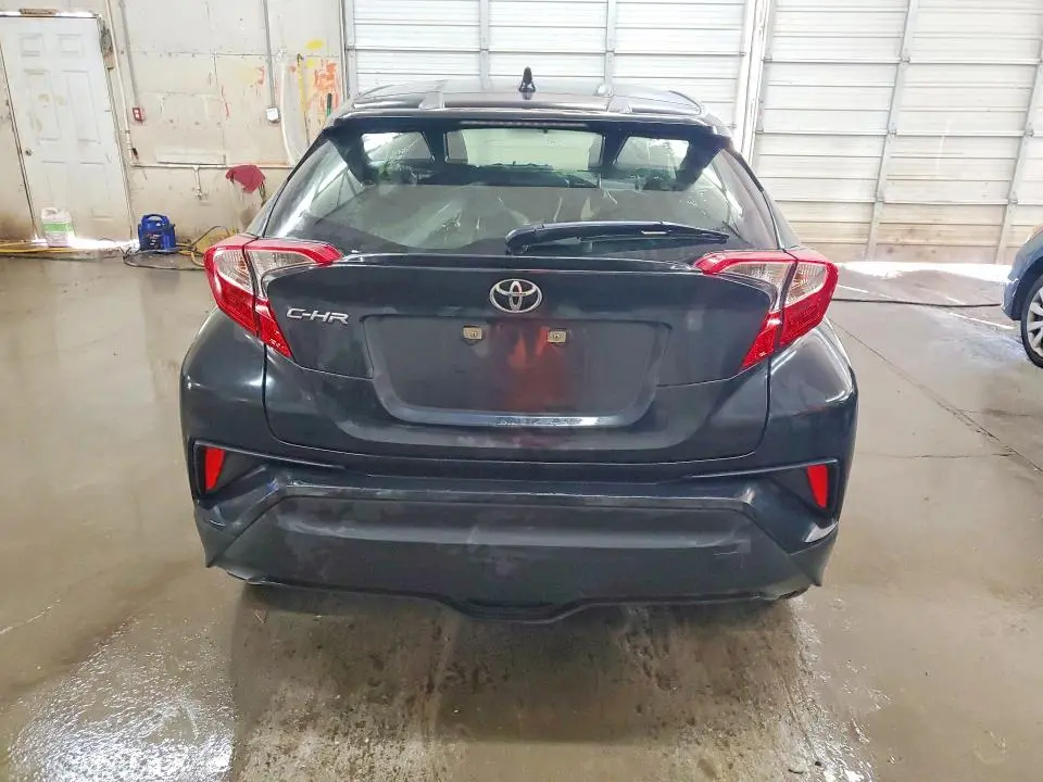 2021 TOYOTA C-HR XLE  