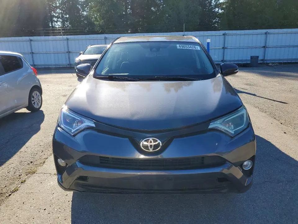 2018 TOYOTA RAV4 XLE  