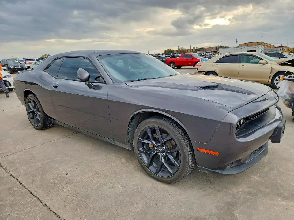 2022 DODGE CHALLENGER SXT  