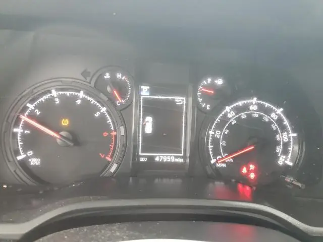 2022 TOYOTA 4RUNNER SR5  