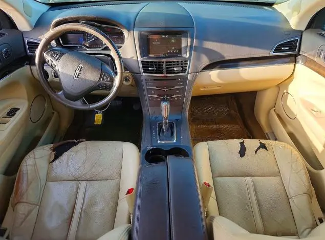 2013 LINCOLN MKT   