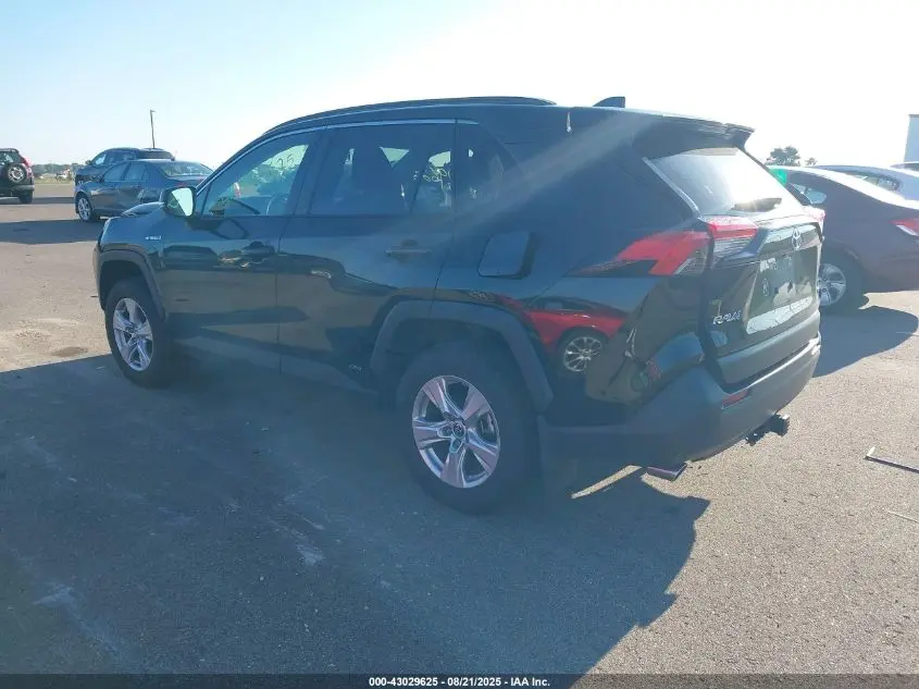 2021 TOYOTA RAV4 HYBRID XLE
