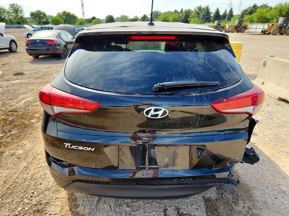 2017 HYUNDAI TUCSON SE  