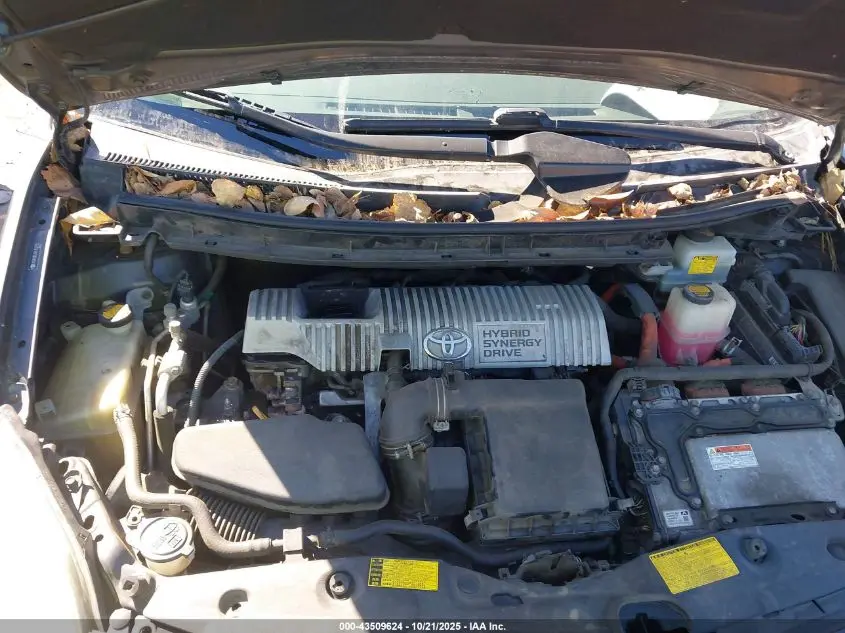 2011 TOYOTA PRIUS THREE