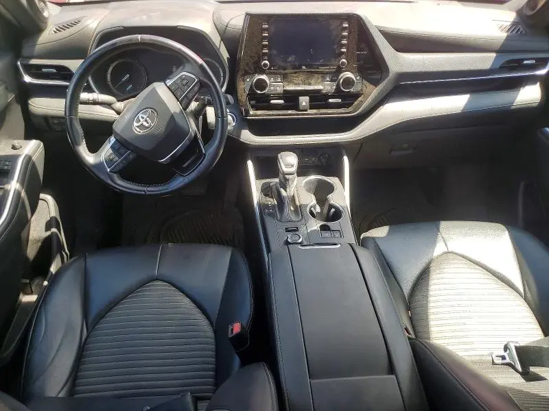 2021 TOYOTA HIGHLANDER XSE  