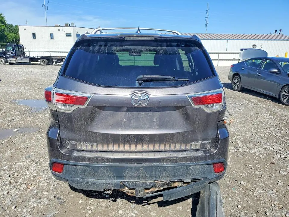 2016 TOYOTA HIGHLANDER XLE  
